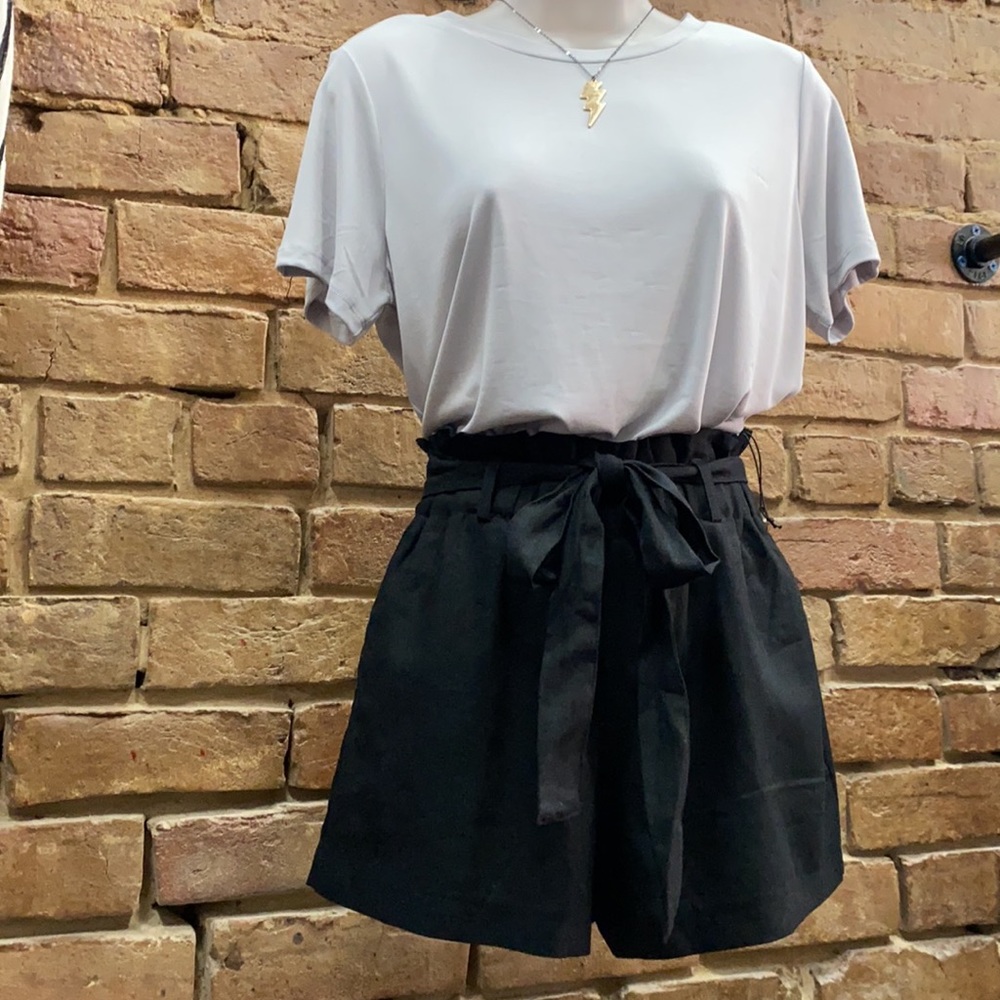 BLACK LINEN PAPER BAG SHORTS